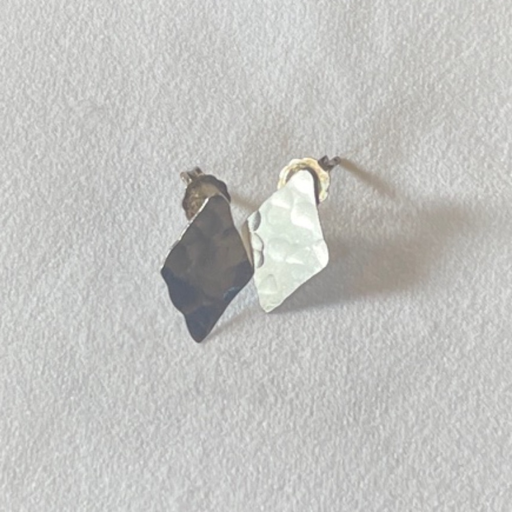 Shaya Silver Debra Stud Earrings